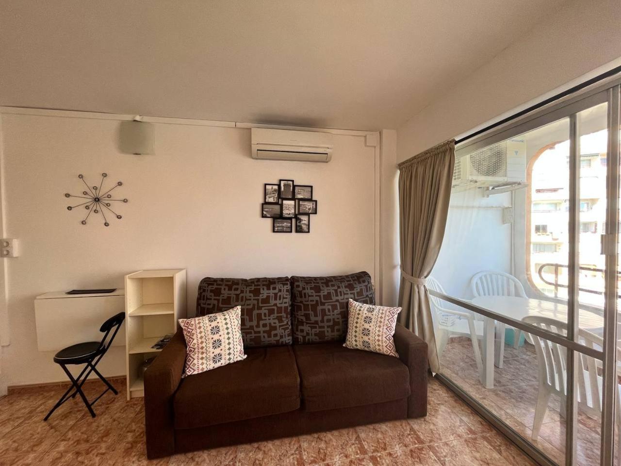 Estudio Con Tres Piscinas Comunitarias Y Pista De Tenis Roses Exterior foto
