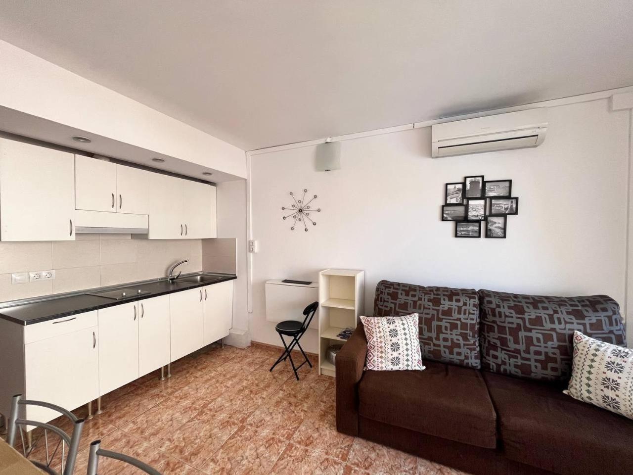 Estudio Con Tres Piscinas Comunitarias Y Pista De Tenis Roses Exterior foto